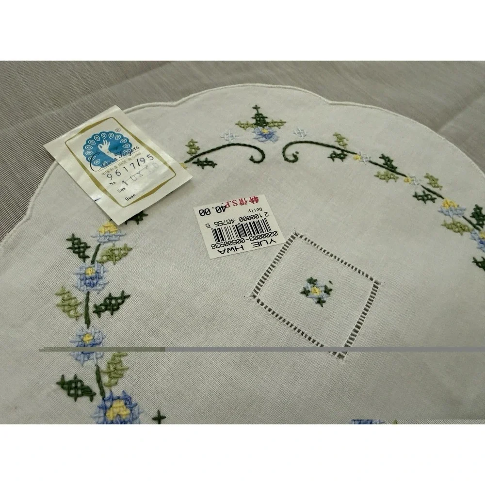 Vintage‎ NEW Set of 2 Round Doily w/ Bag Pull String Embroidery Floral